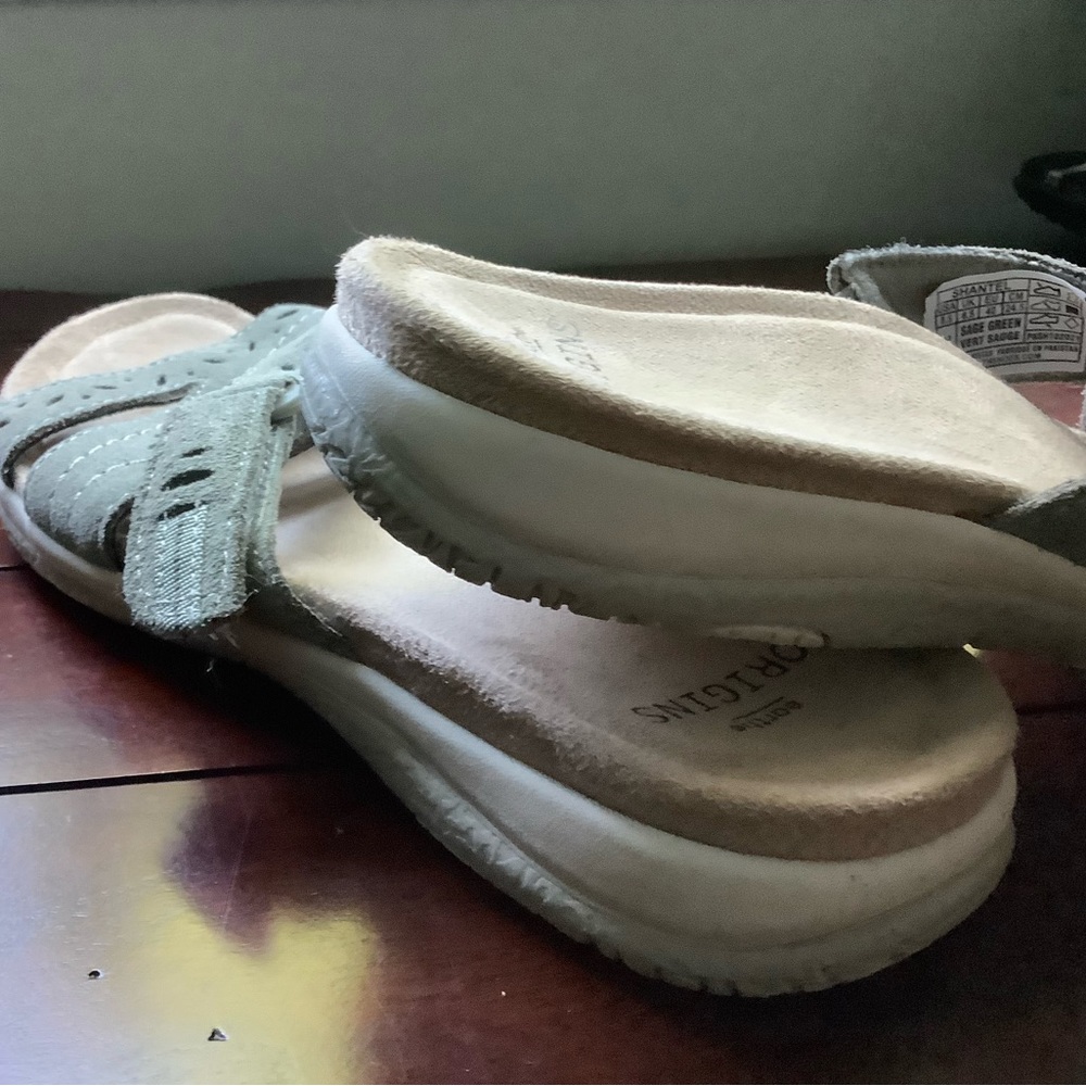 Earth Origins Shantel Suede Leather Sandals - Picture 7 of 8